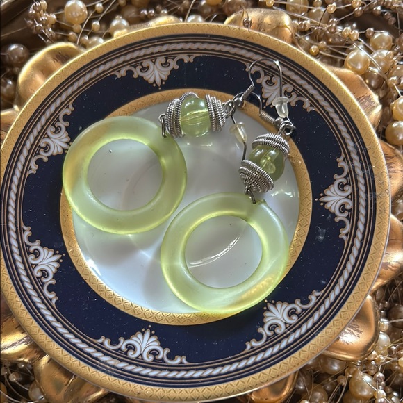Jewelry - Vintage Chartreuse Loop Dangle Earrings
